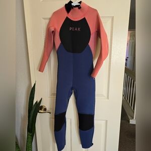 Peak Wetsuit NWT, girls 8